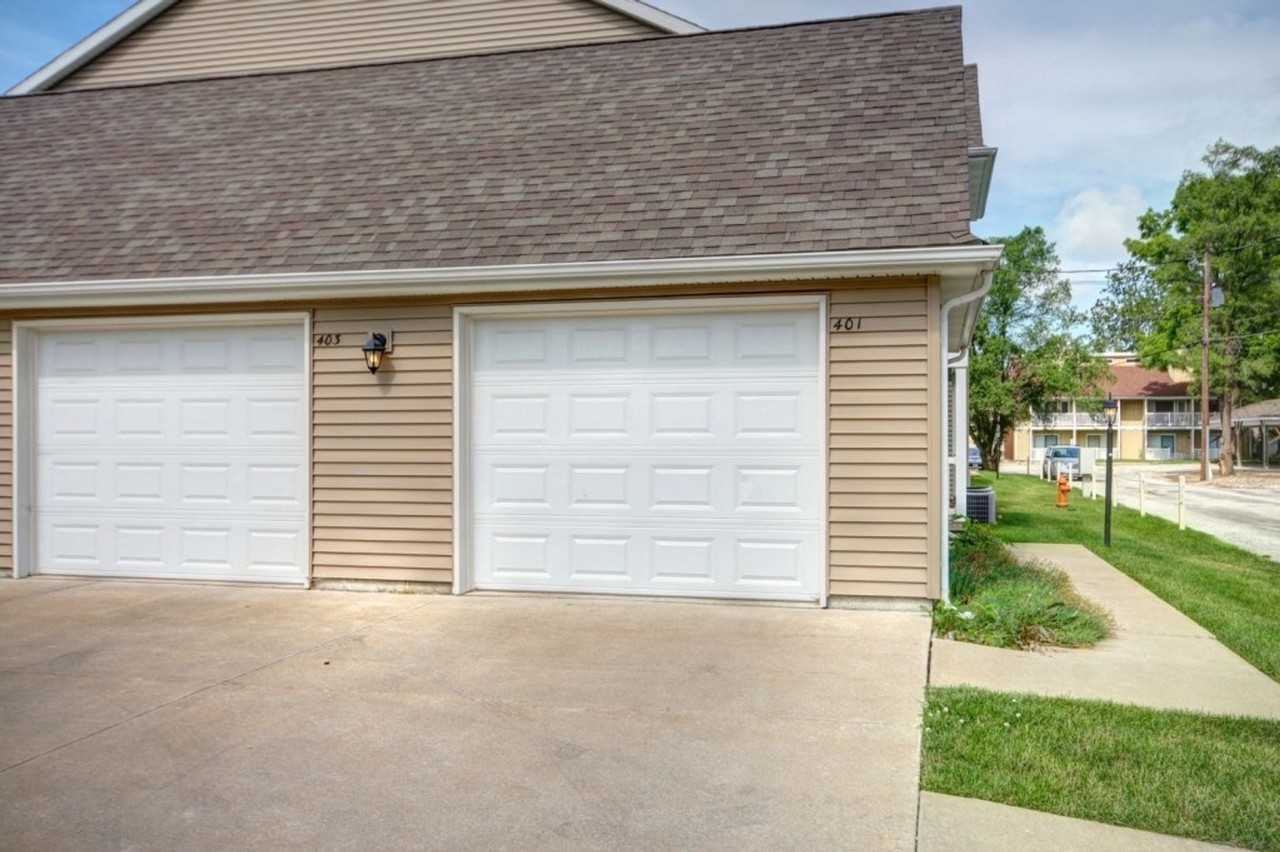 300 E. Fairlawn - Photo 4 of 18
