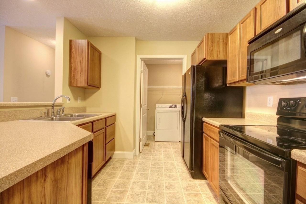 300 E. Fairlawn - Photo 6 of 18
