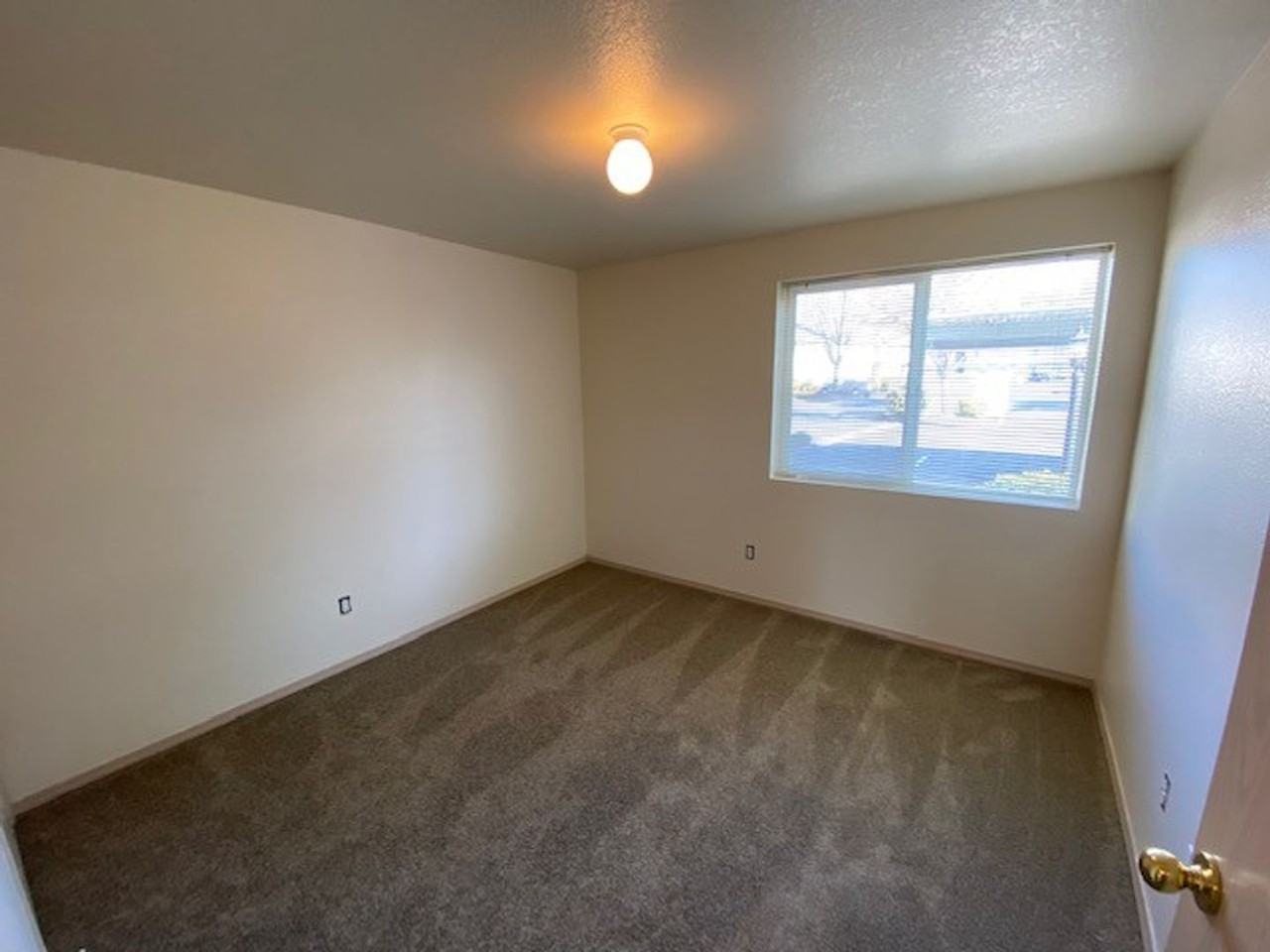 WALLACE PARK APARTMENTS (03) - Photo 3 of 11
