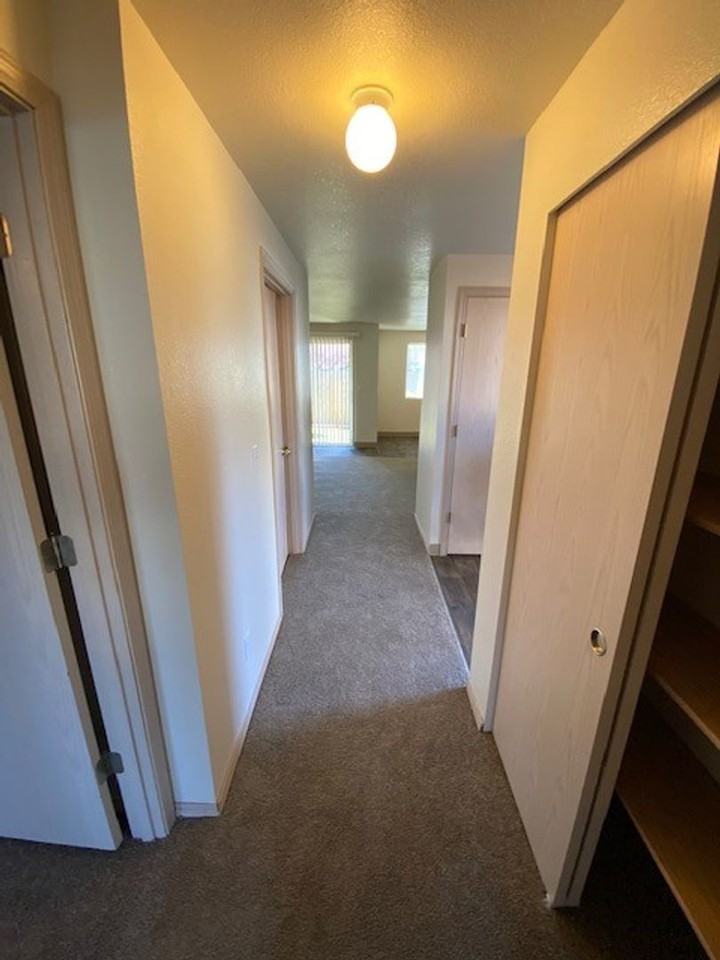 WALLACE PARK APARTMENTS (03) - Photo 5 of 11