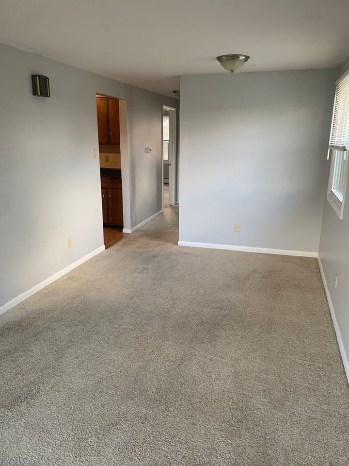 Angle-Tyler Apartments - Photo 2 of 16