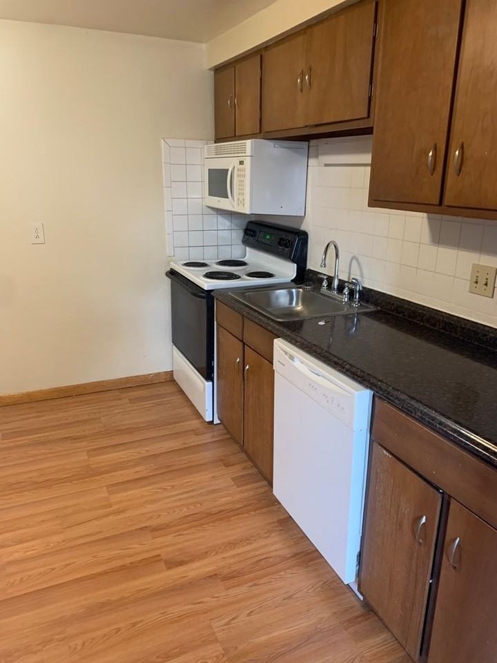 Angle-Tyler Apartments - Photo 7 of 16