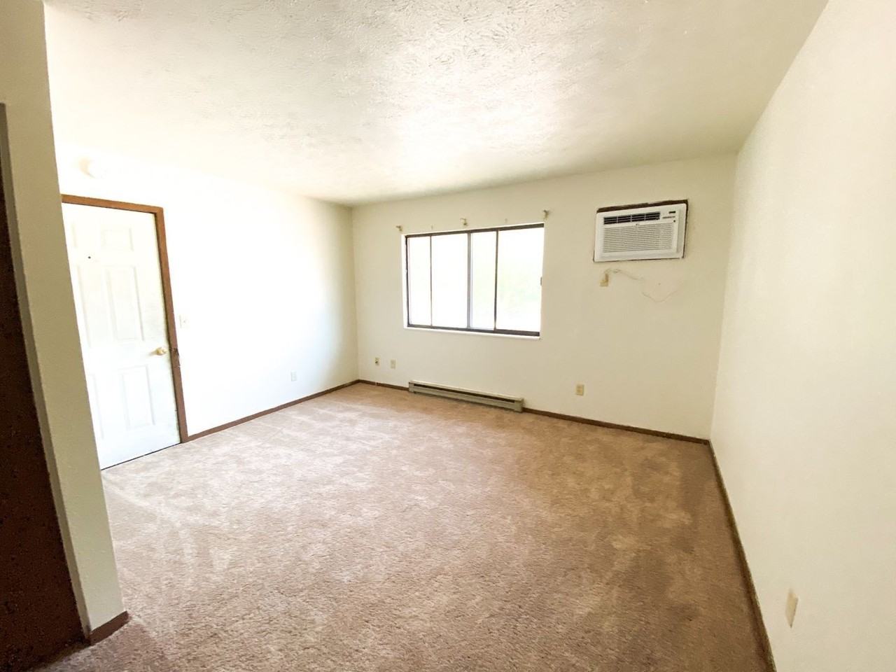 Fowler Place Apartments - Photo 4 of 10