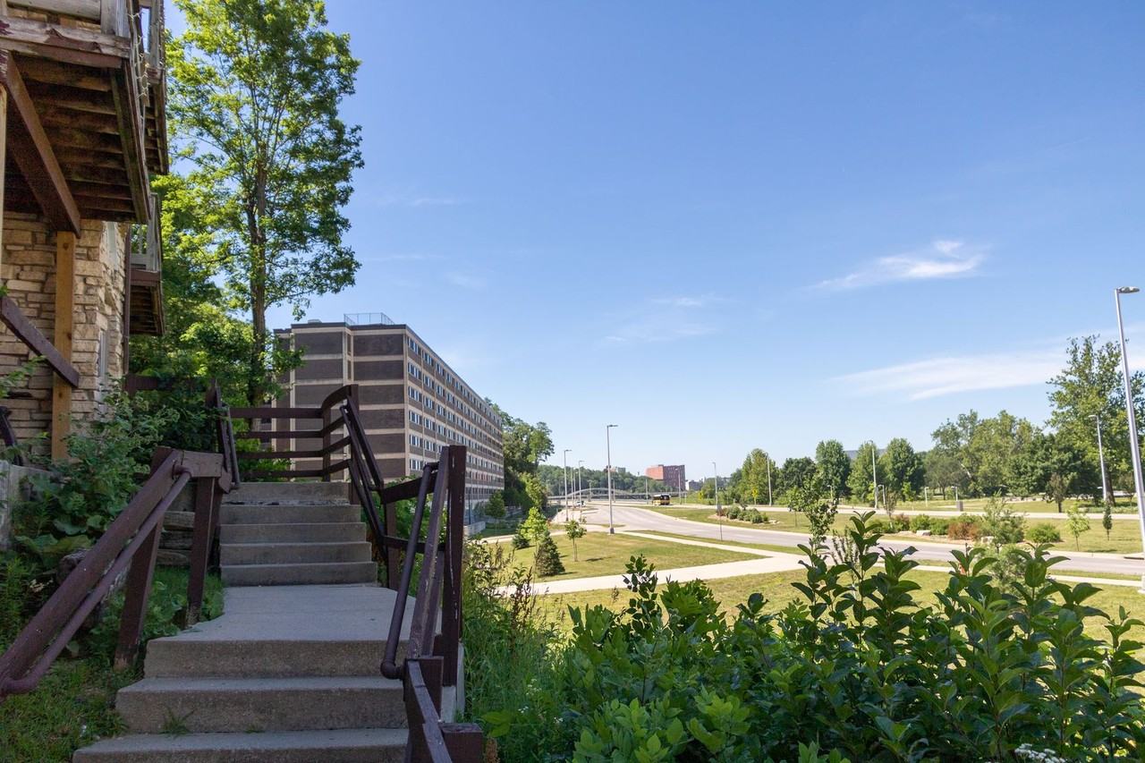 1136 N. Dubuque Street - Photo 3 of 15