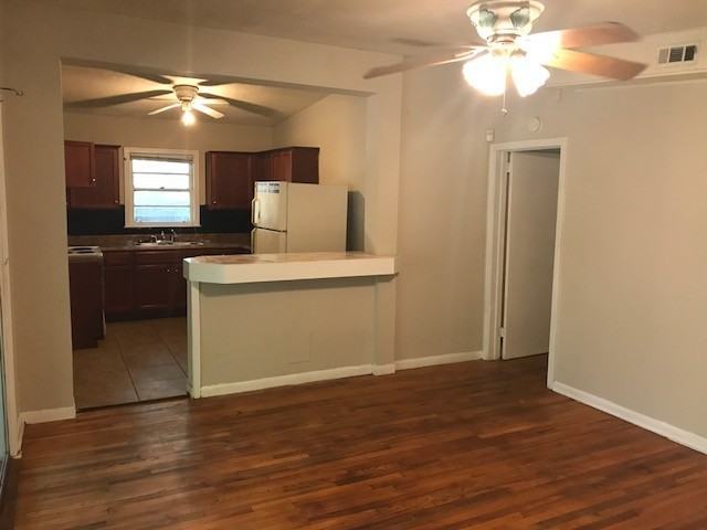 1622 Mayhew St - Photo 3 of 9