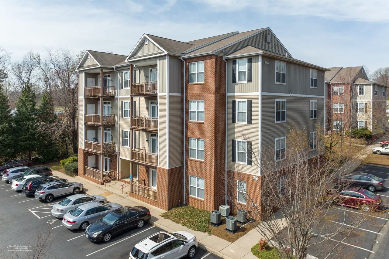 635-675 Woodbrook Drive - Photo 4 of 8