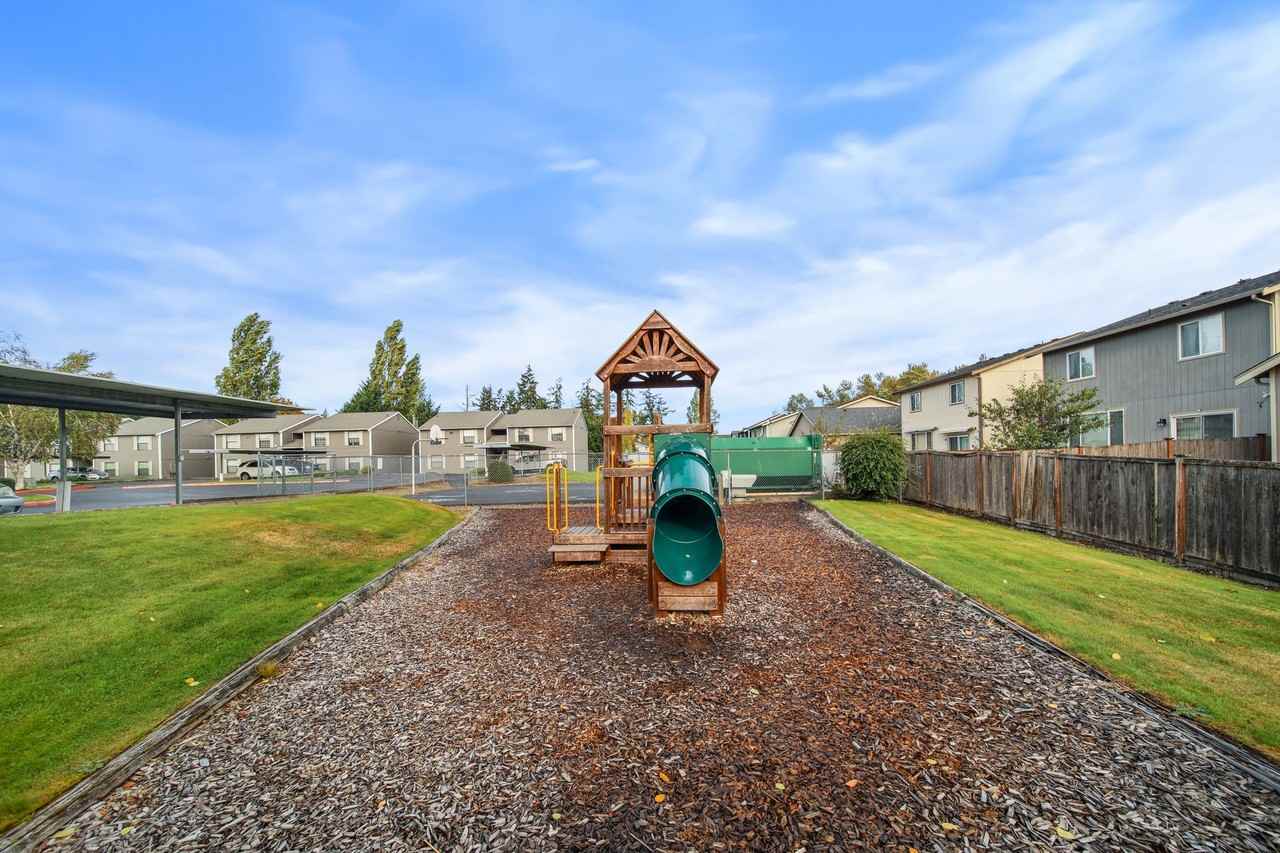 Cascade Court - Photo 5 of 12