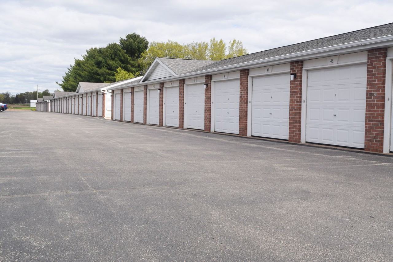 Clintonville Estates - Photo 4 of 18