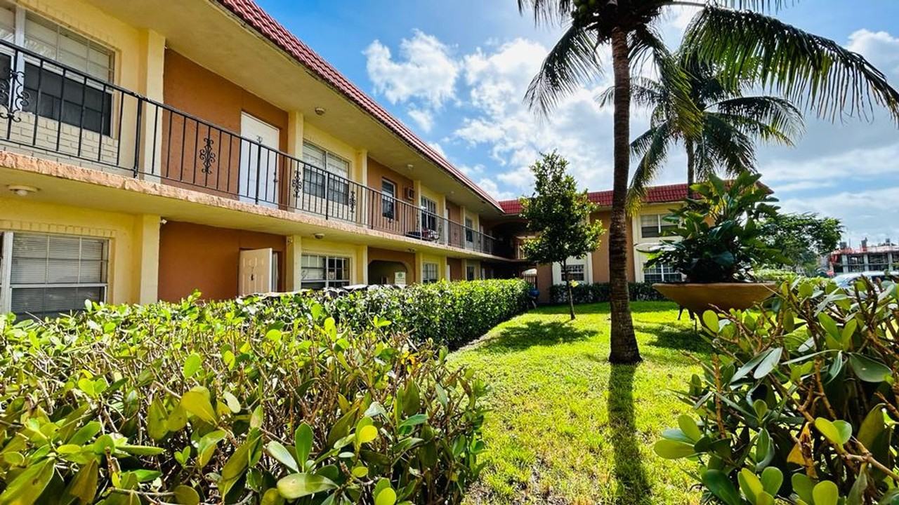 978 Pompano - Photo 2 of 3