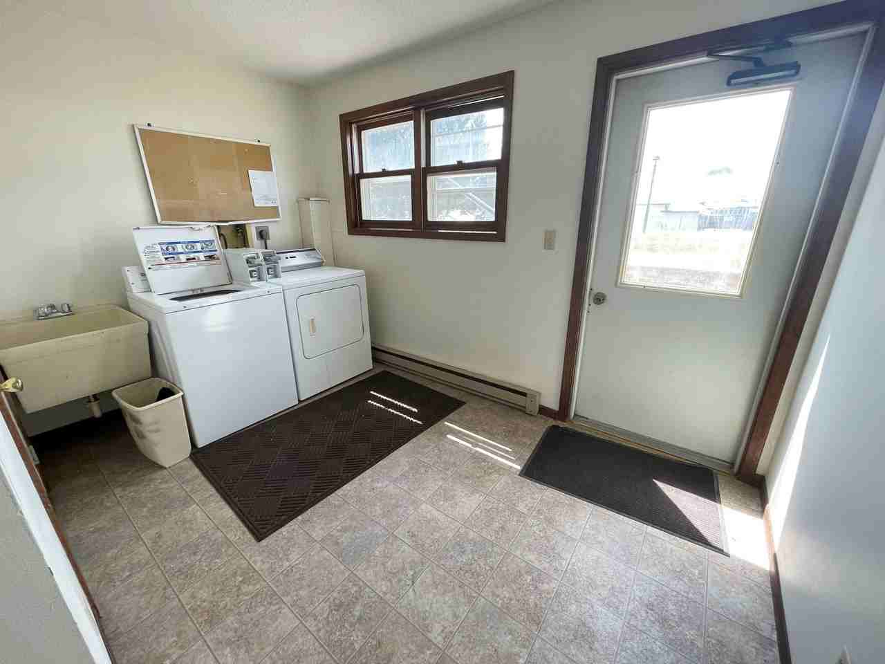 Hilltop Manor I - Photo 2 of 5