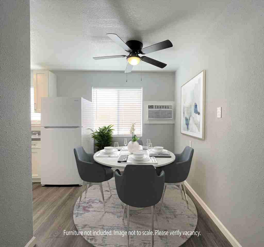 625 N. Commerce Street - Photo 2 of 3