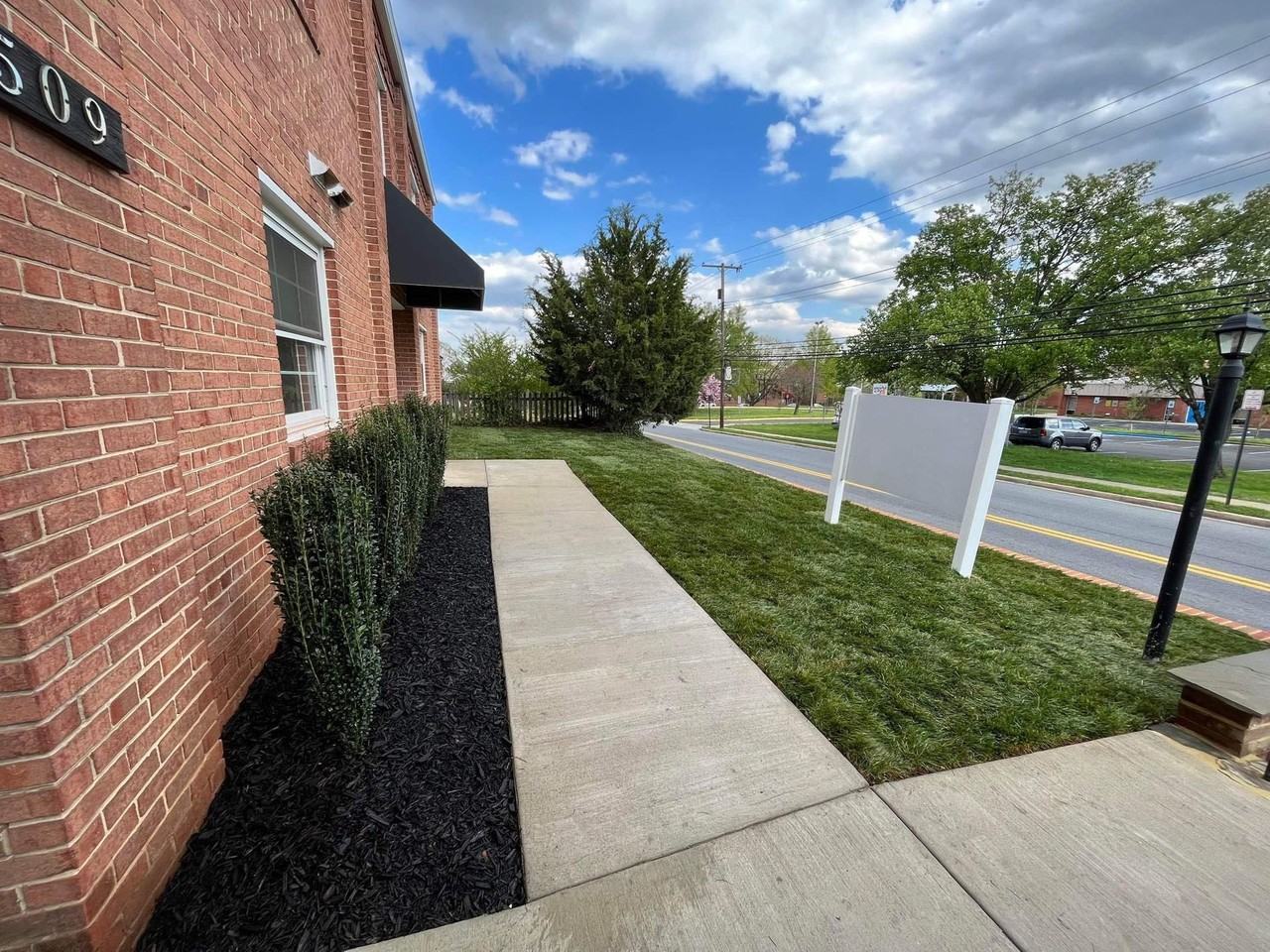 Laurel24 - Photo 2 of 20