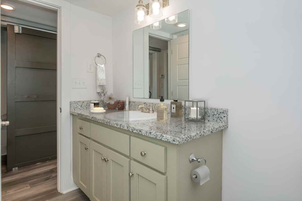 La Vista - Photo 7 of 20