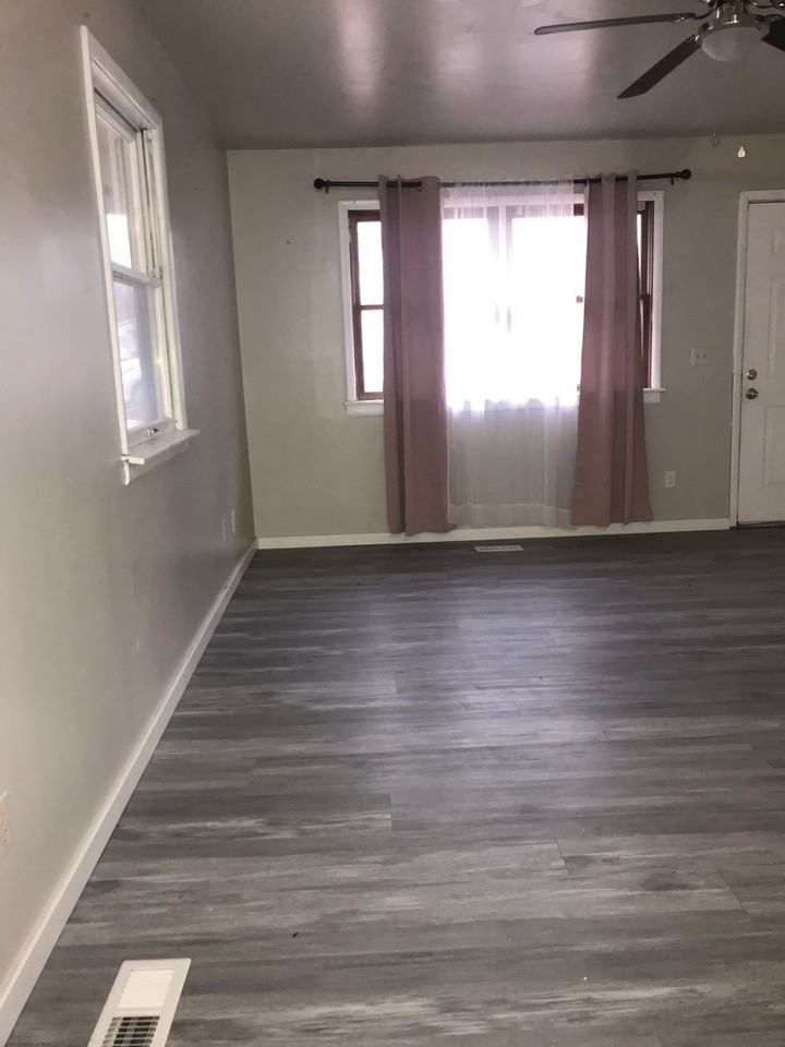 321 S Neal Street - Photo 2 of 15