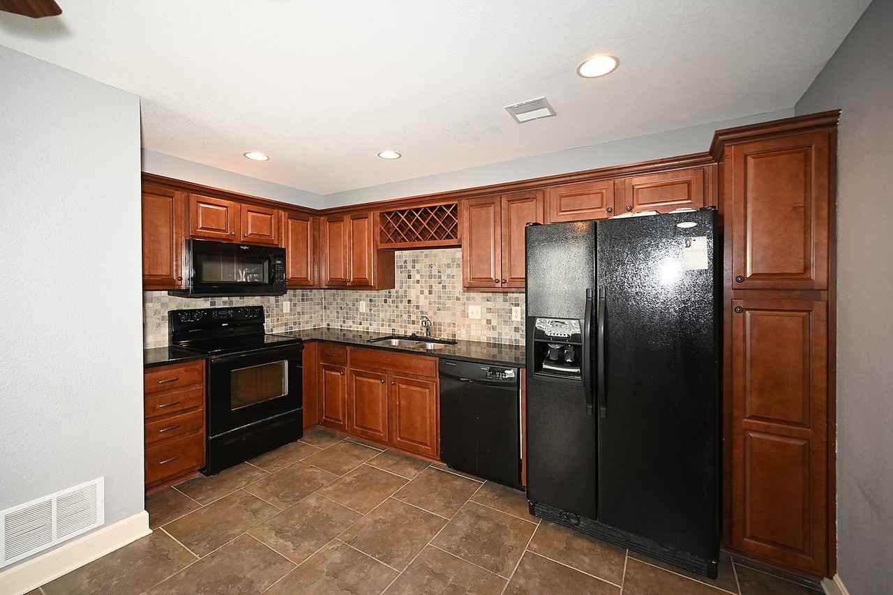 13675 Chinkapin Cir - Photo 2 of 8