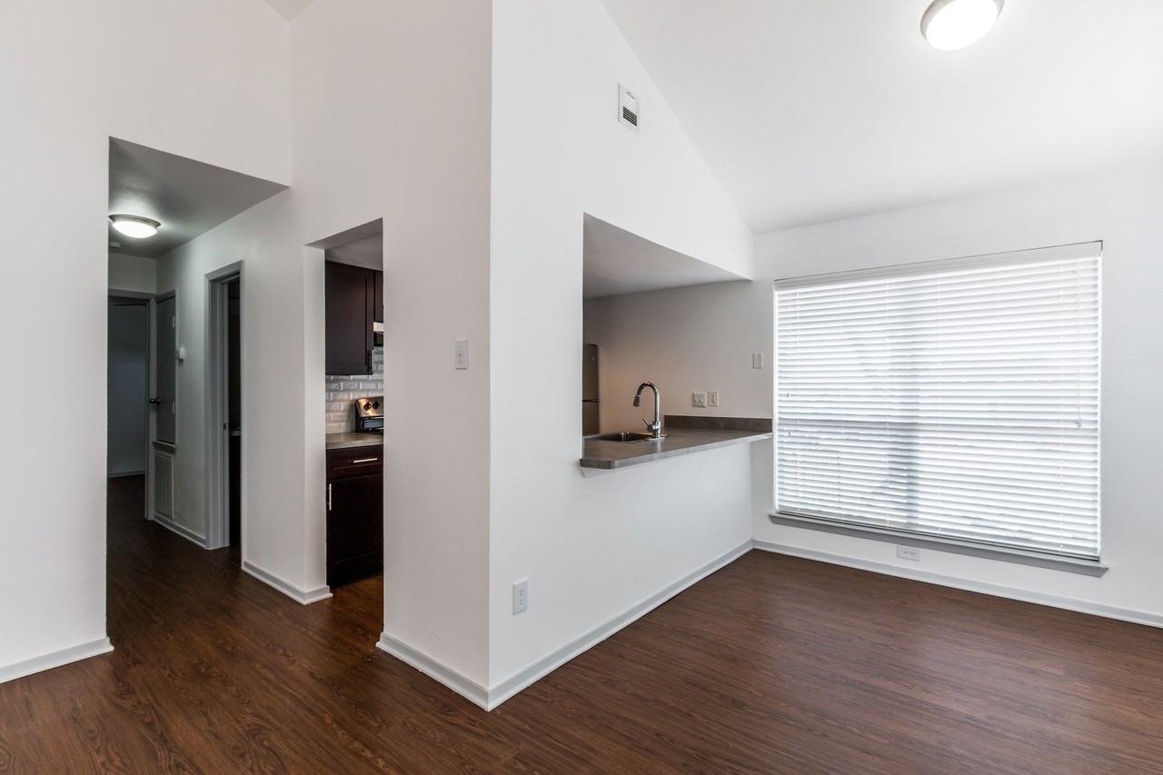 1901 Valley Hill Cir - Photo 7 of 20