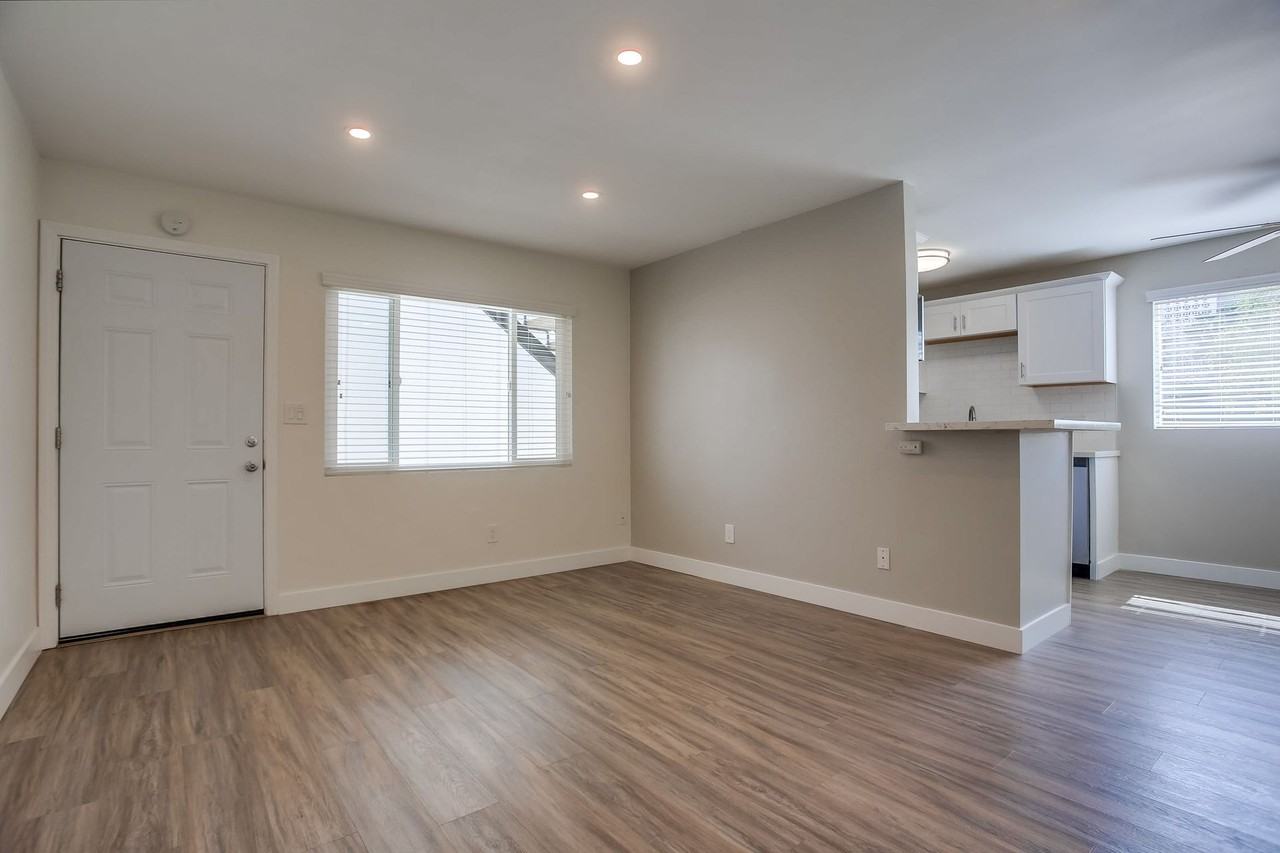 2520 Chicago Street - Photo 4 of 30