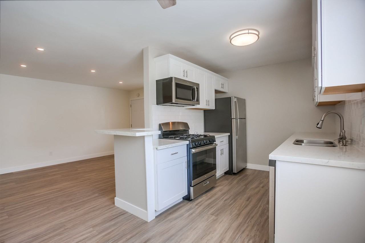 2520 Chicago Street - Photo 7 of 30