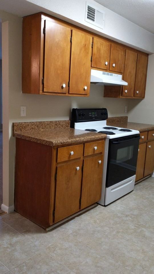 300 Brown Avenue - Photo 2 of 13