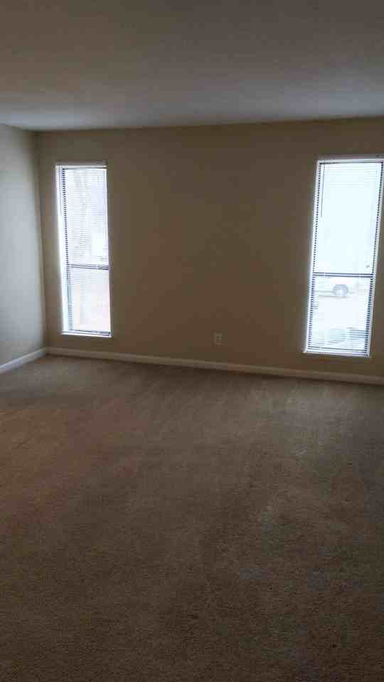 300 Brown Avenue - Photo 5 of 13