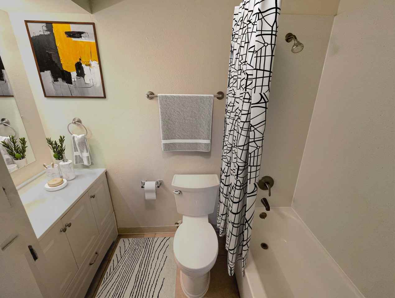 764 E Swain Road - Photo 4 of 7