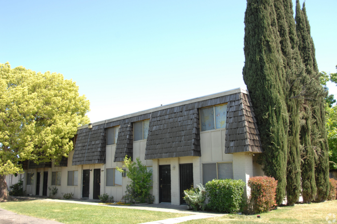 764 E Swain Road - Photo 5 of 7