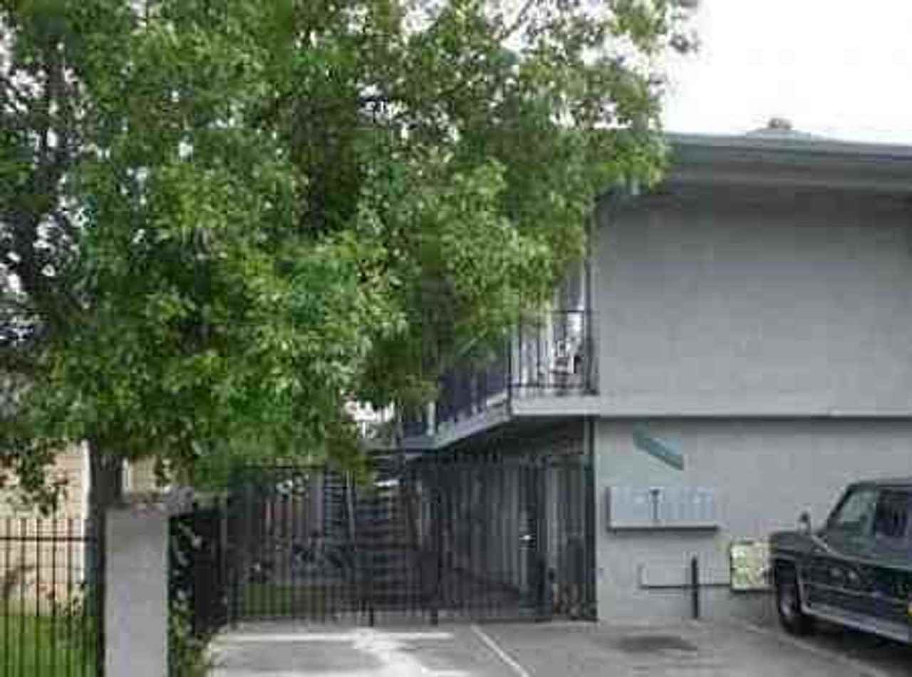 1 Bedroom 1 Bathroom Apartment - Photo 6 of 23