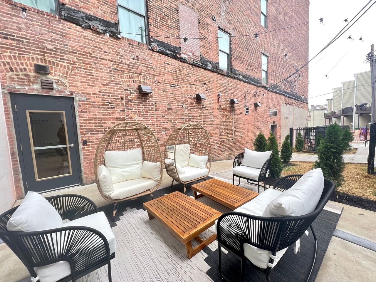 733 W Pratt - Photo 6 of 22