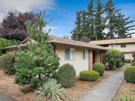 featured image of 19201 19201 - 19213 SE Yamhill St