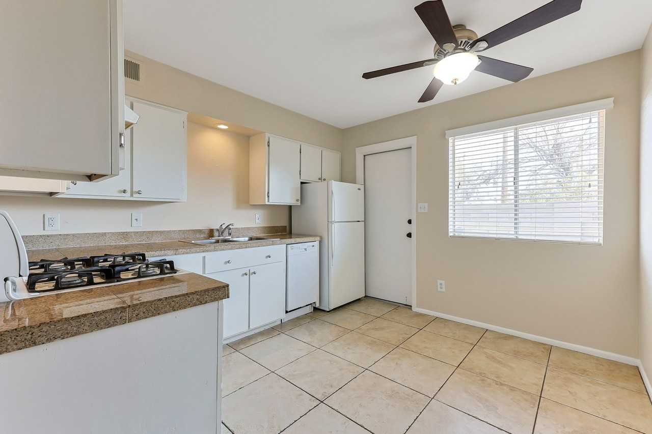 La Rosa - Photo 5 of 50