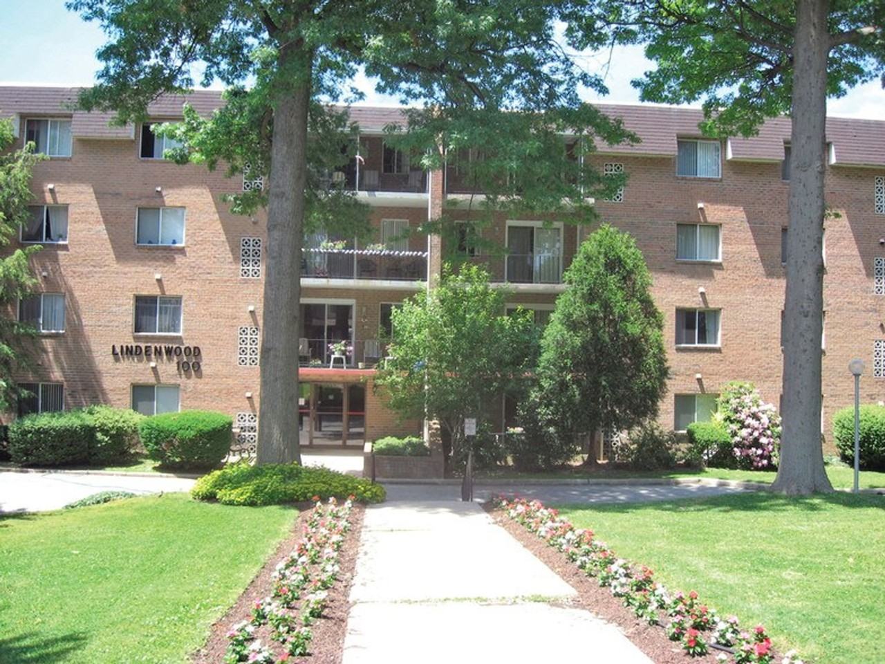 Lindenwood Apartments North and West 100 Shadeland Ave, Drexel Hill