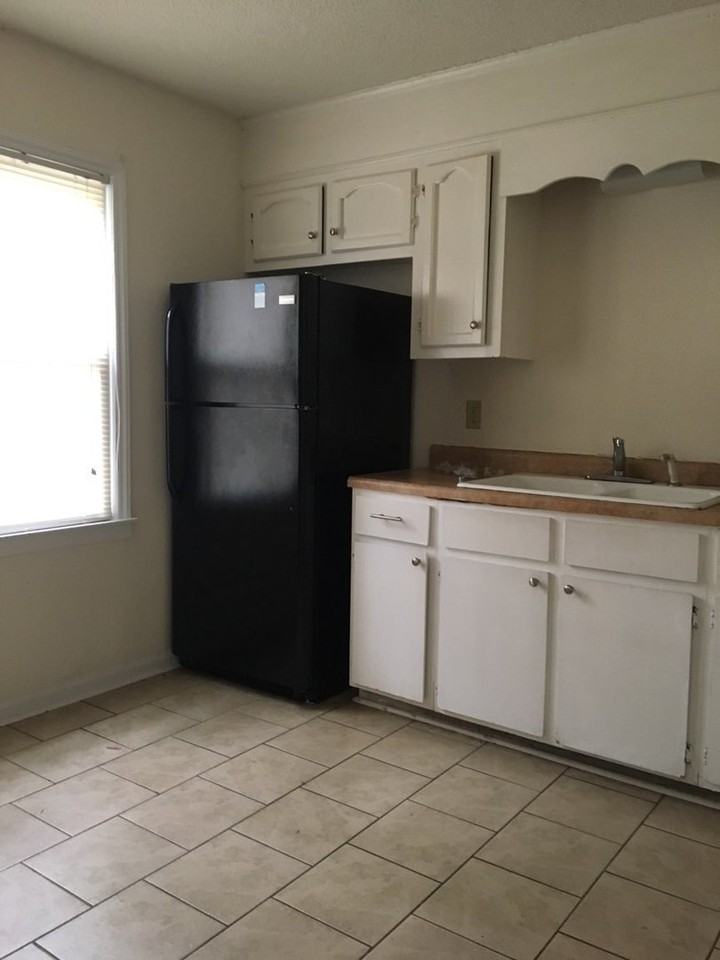 Parkdale Ave Apartments - Photo 5 of 8