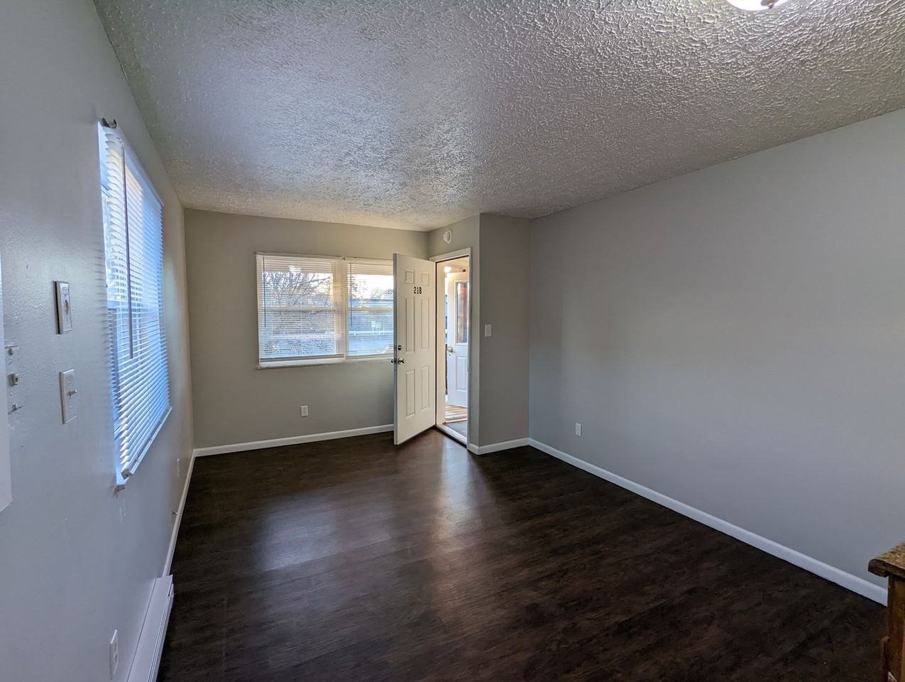 15 S Webster Ave - Photo 4 of 6