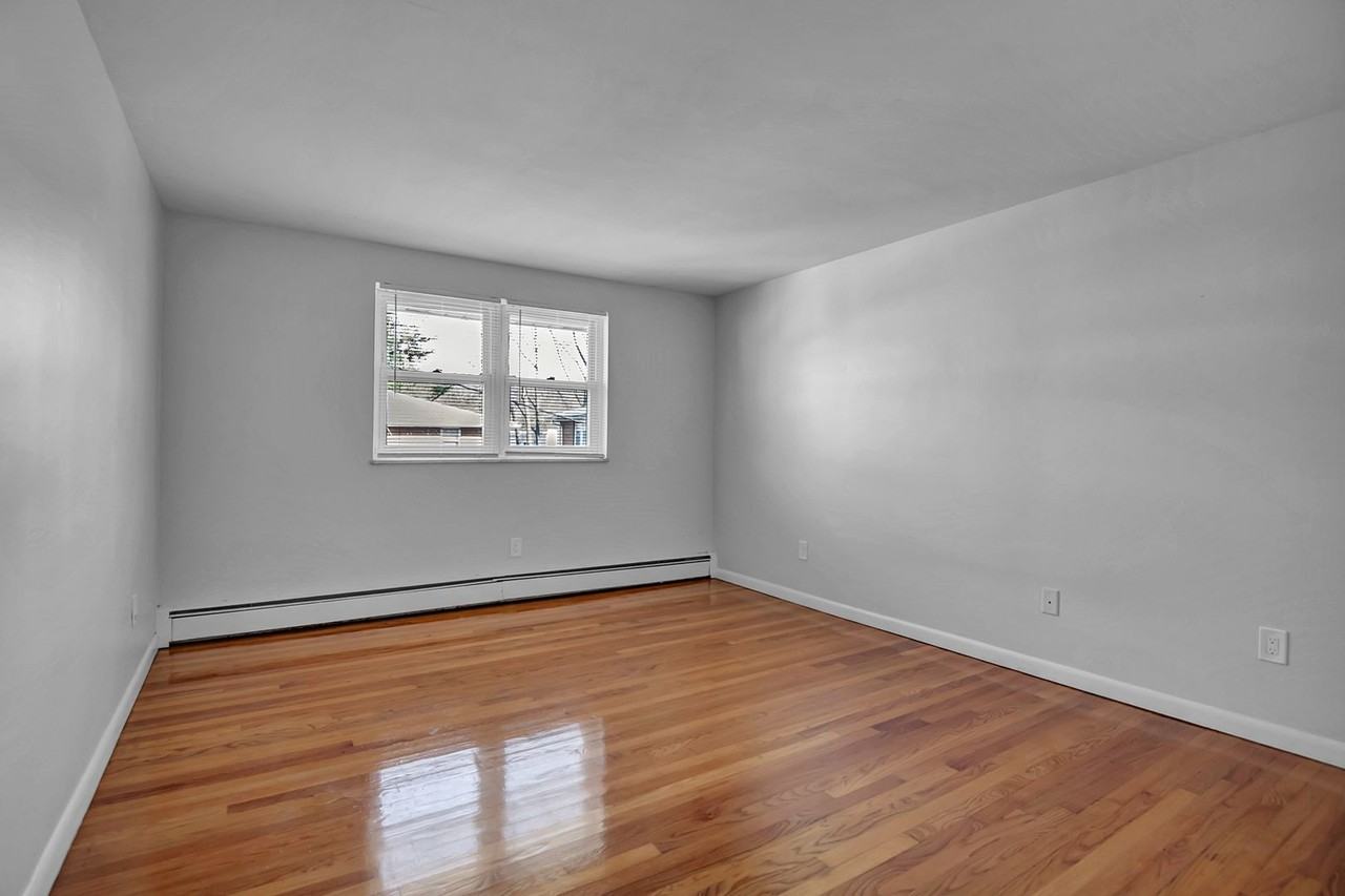 101 Ramsdell Street - Photo 2 of 10