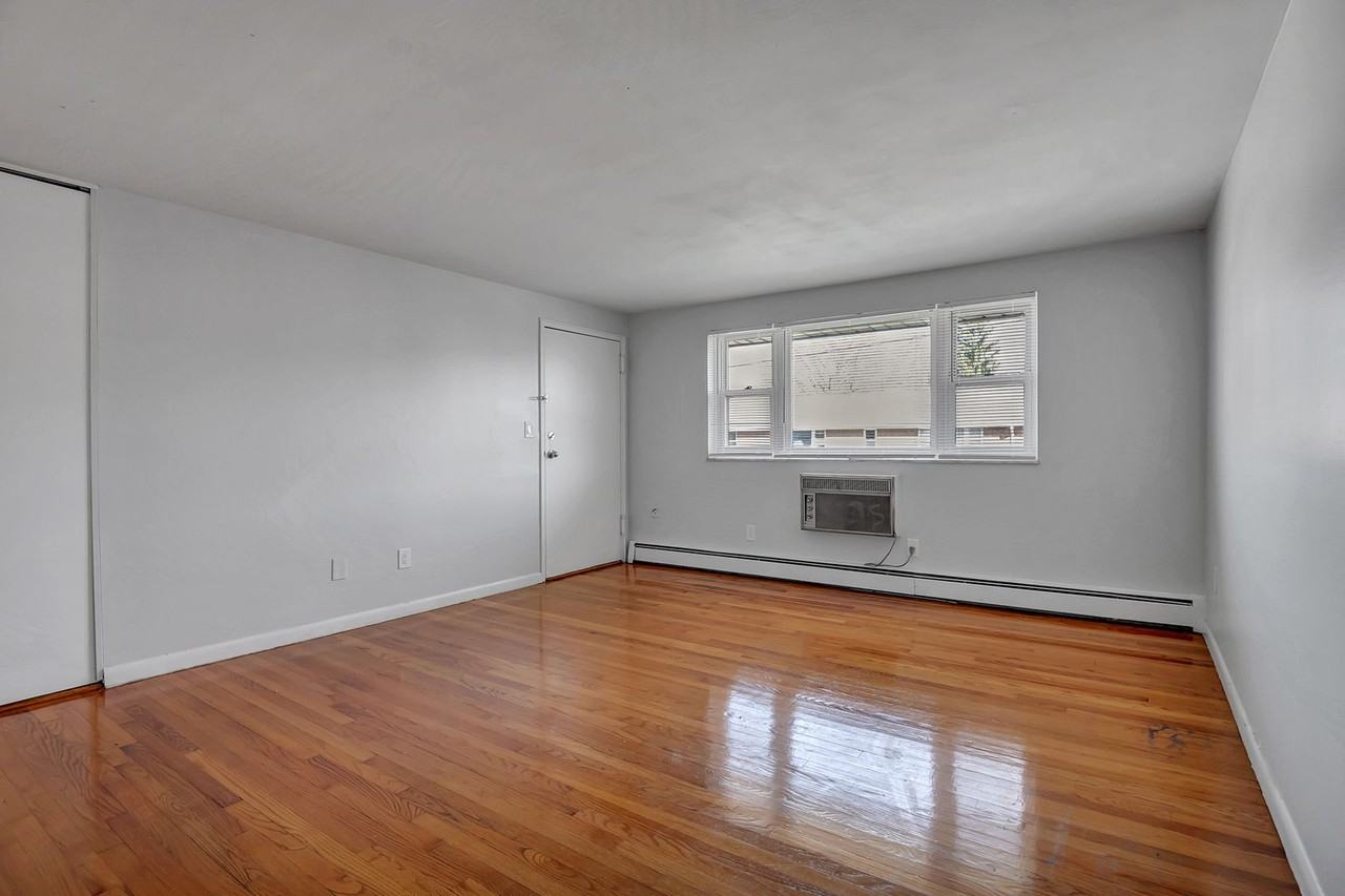 101 Ramsdell Street - Photo 6 of 10