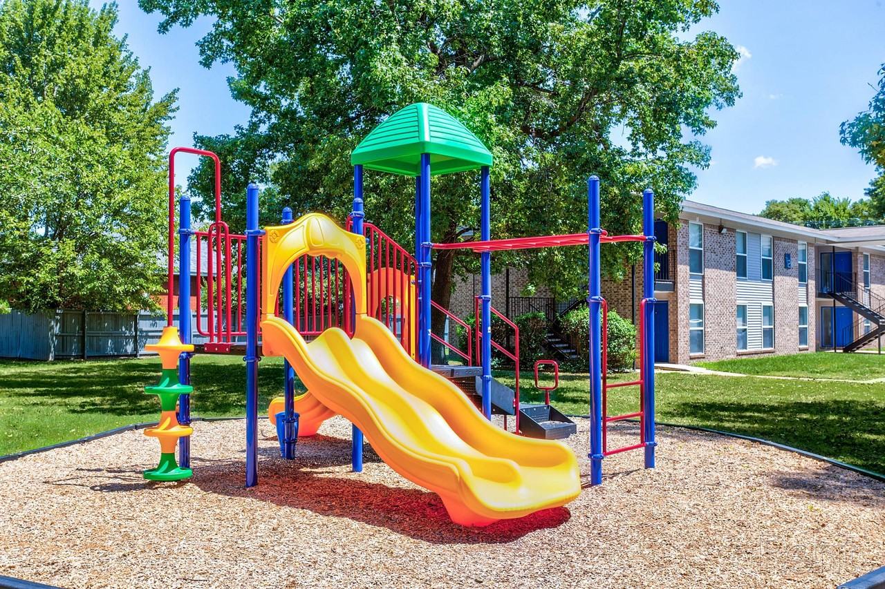 The Avenue - Photo 6 of 50