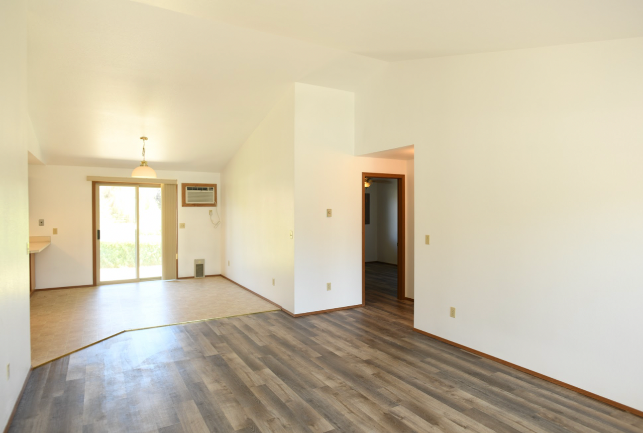 Willow Court - Photo 2 of 33