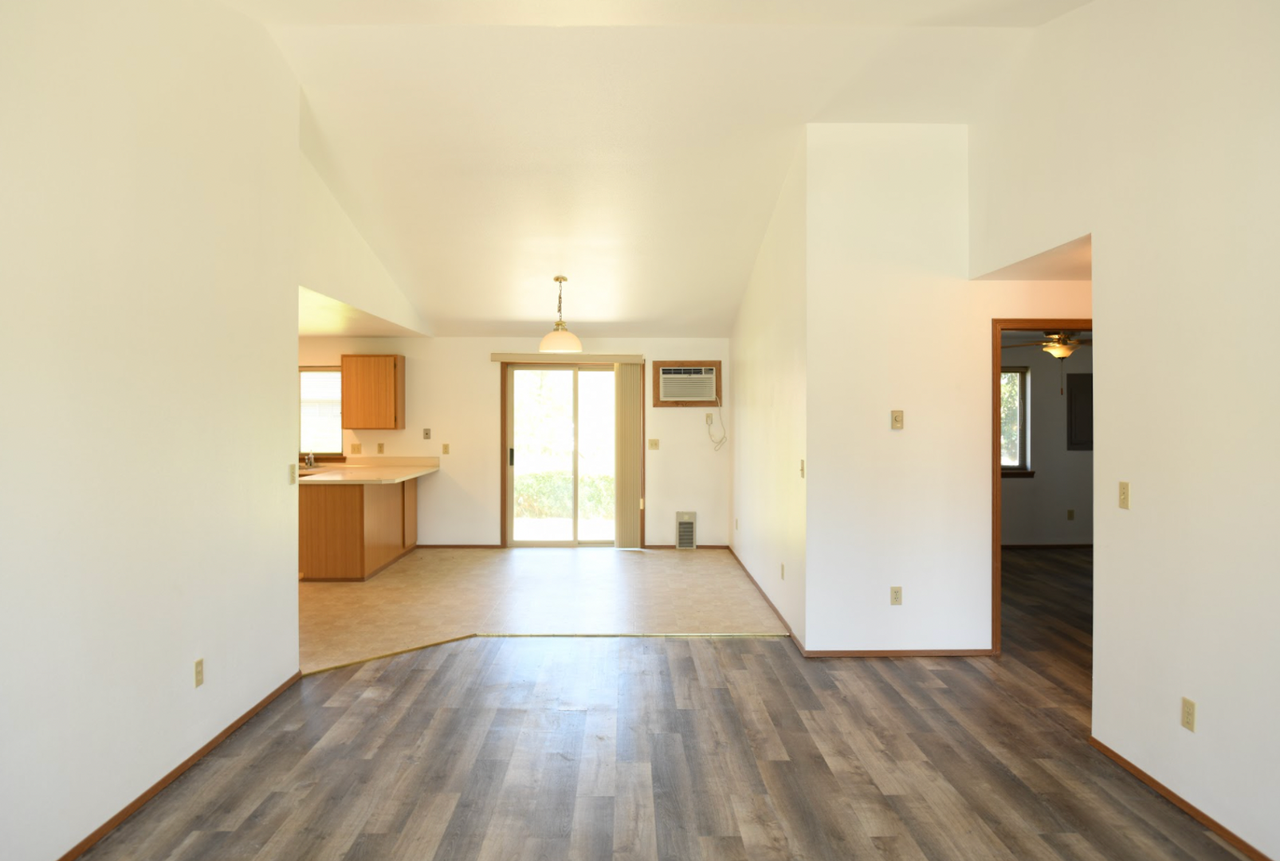 Willow Court - Photo 3 of 33