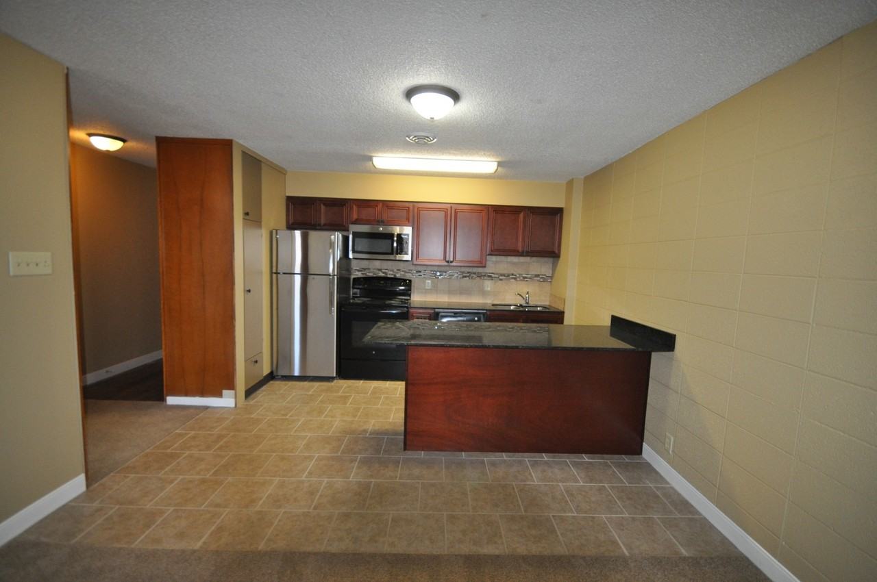 1801 J Street - Photo 5 of 32