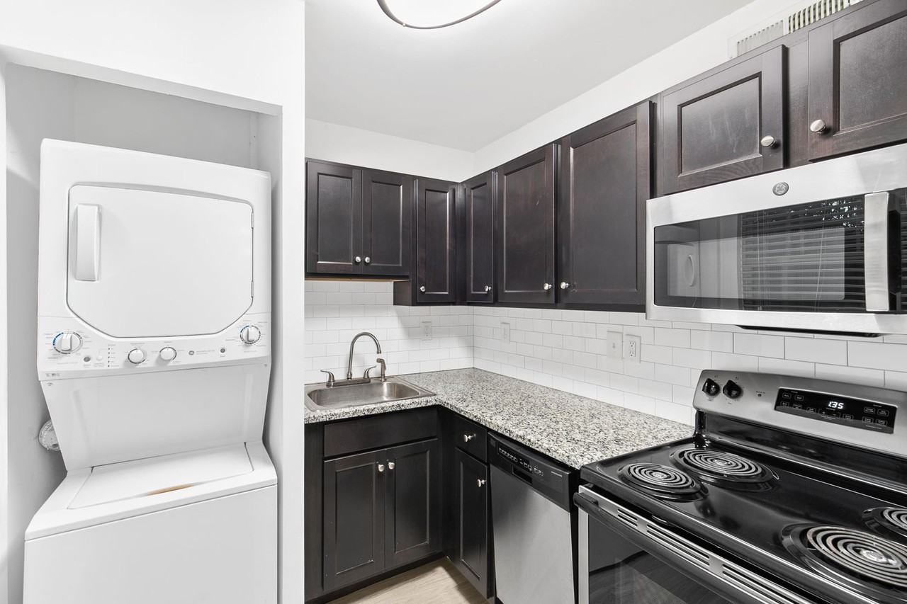 Murray Manor - Photo 2 of 50