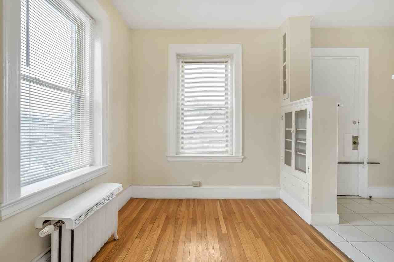 1447 Chapel Street - Photo 6 of 12