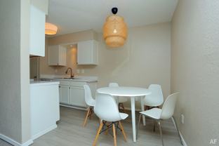 Chelsea Manor is the place for you! - Photo 1 of 1