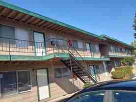 At Last! A studio apartment you have been searching for! Close to Downtown Vancouver and Clark College! - Photo 1 of 1