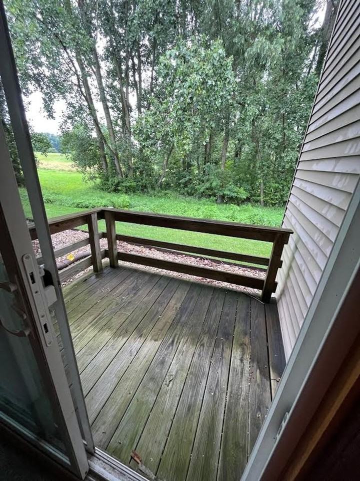 Two bedroom, 1 bathroom, patio - Photo 4 of 16