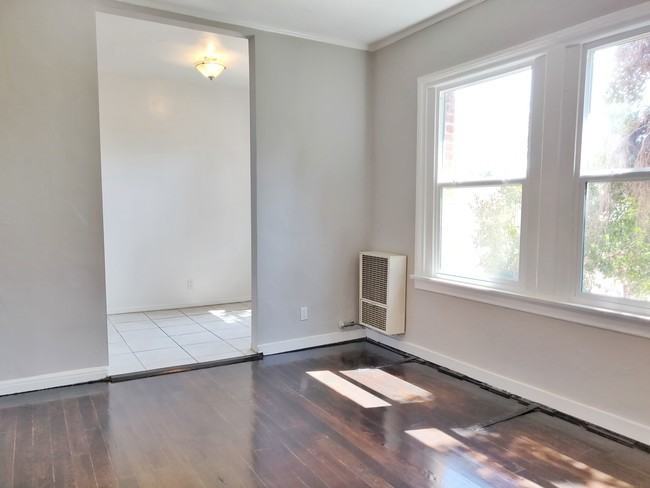 Val D' Kingsley LLC - Photo 6 of 10