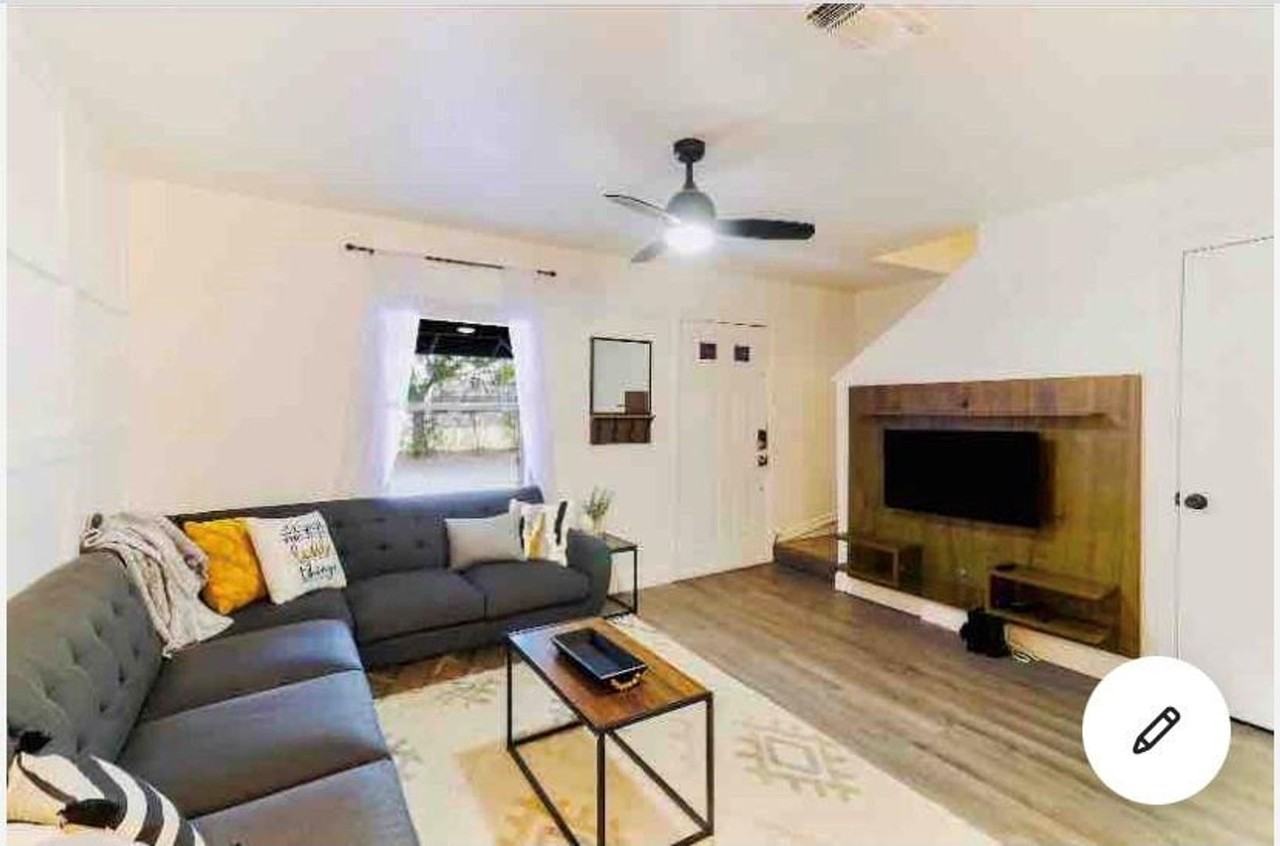 200 Laurel Drive - Photo 2 of 14