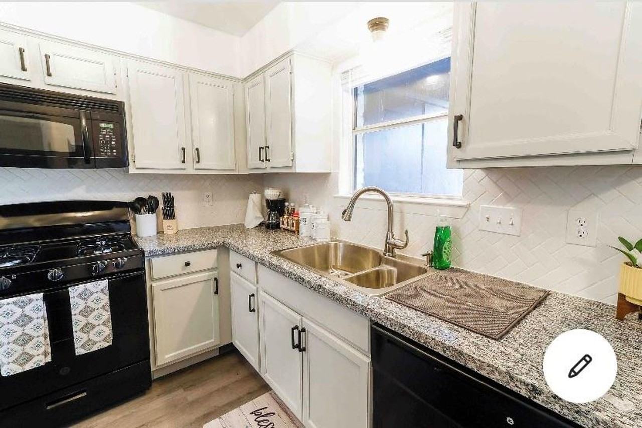 200 Laurel Drive - Photo 4 of 14