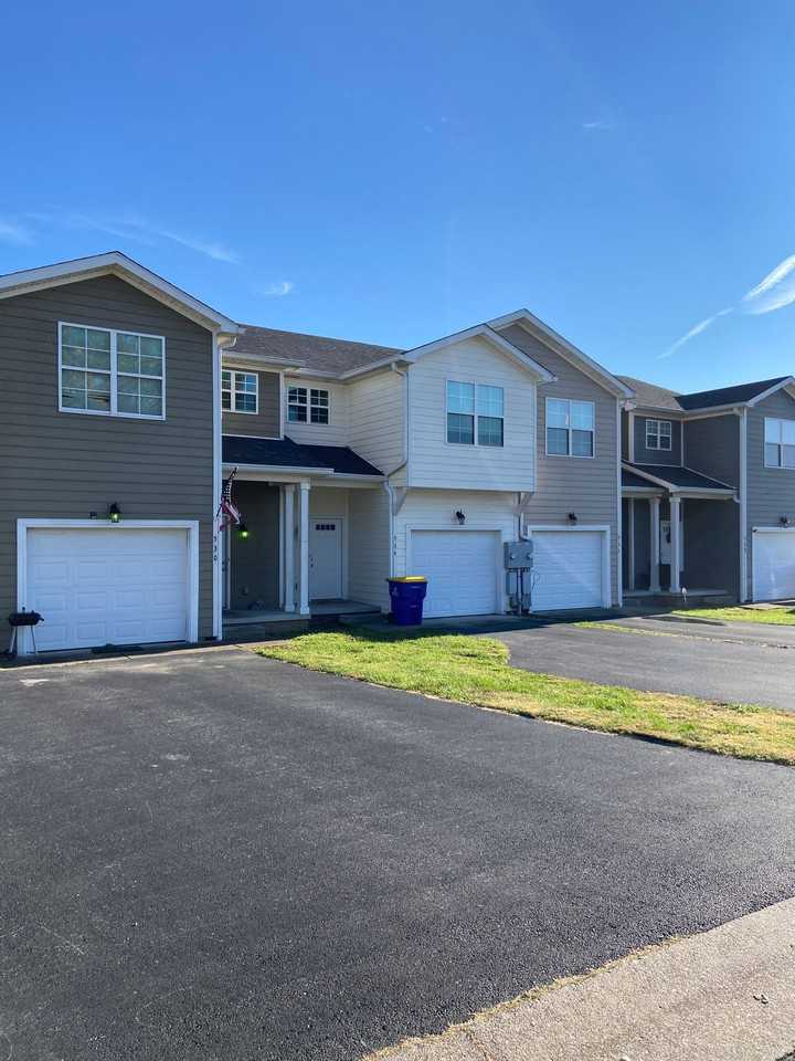 Village Creek Drive Apartments 530 Village Creek Dr, Bowling Green