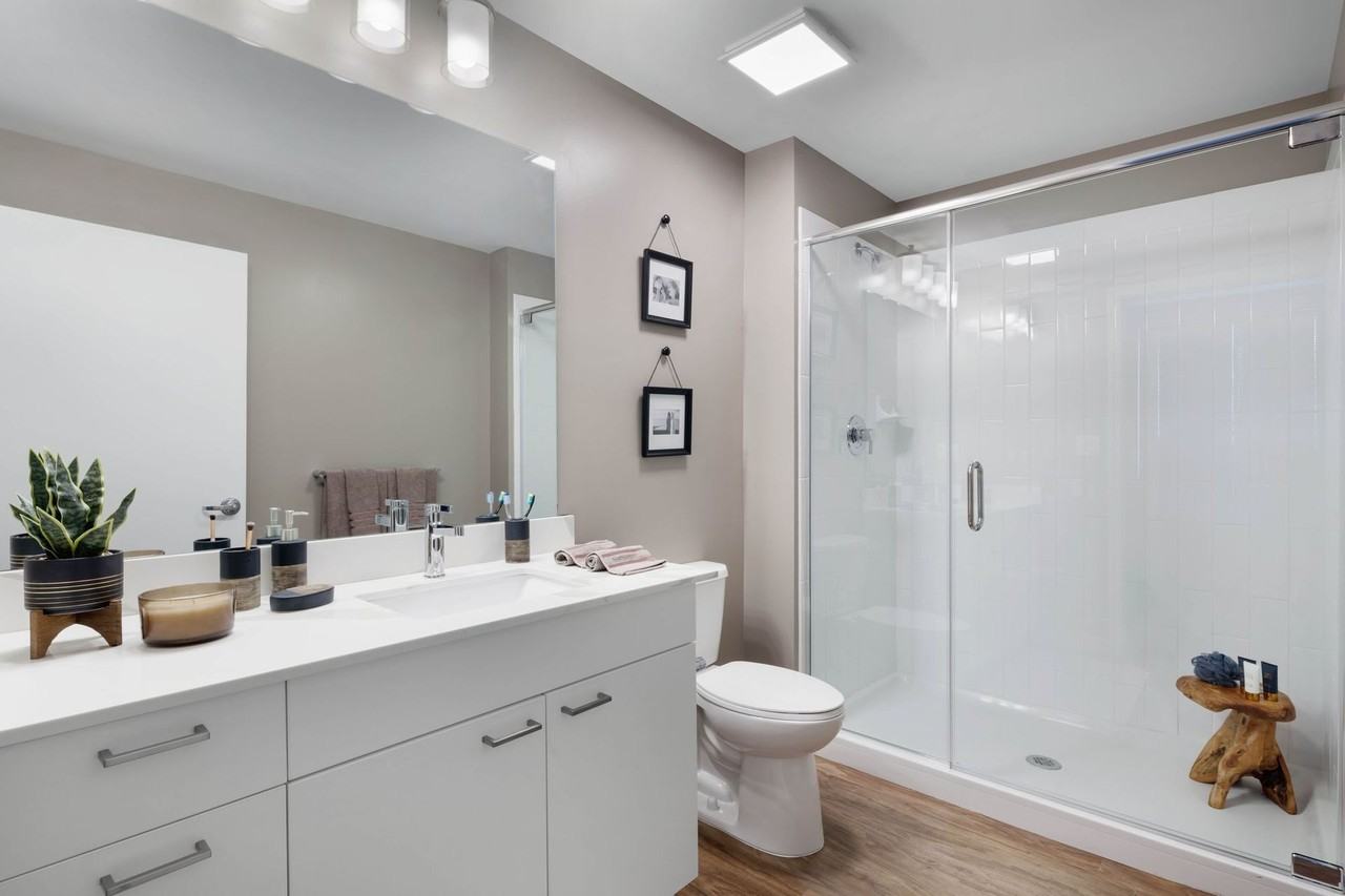 Allure @ Harbor Point - Photo 4 of 44