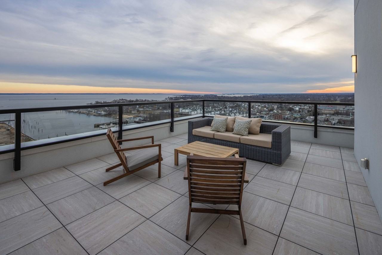 Escape - Photo 2 of 50